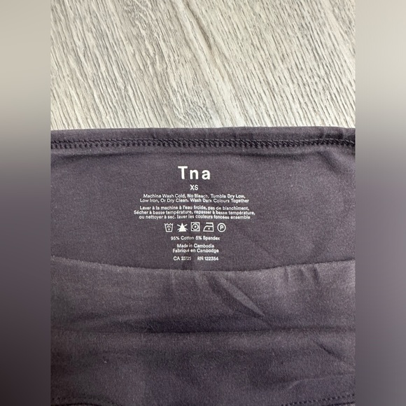 Aritzia TNA chill leggings, grey, size XS - Picture 2 of 4